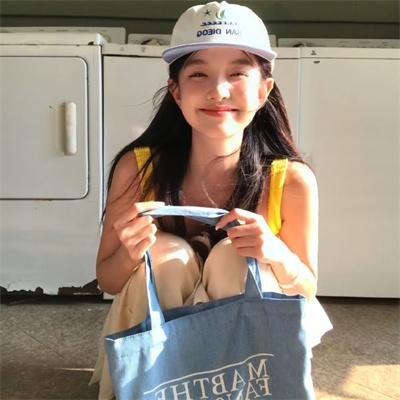 笼子在寻找小鸟
